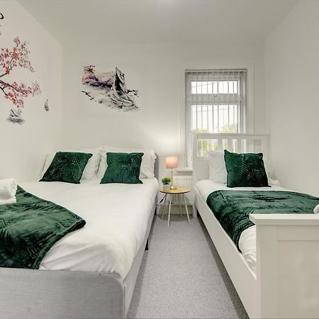 Stunning And Lovely 3 Bed House - Catch 22 Coventry Eksteriør bilde