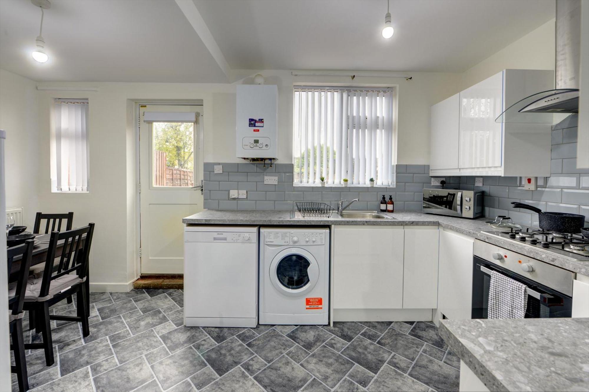 Stunning And Lovely 3 Bed House - Catch 22 Coventry Eksteriør bilde