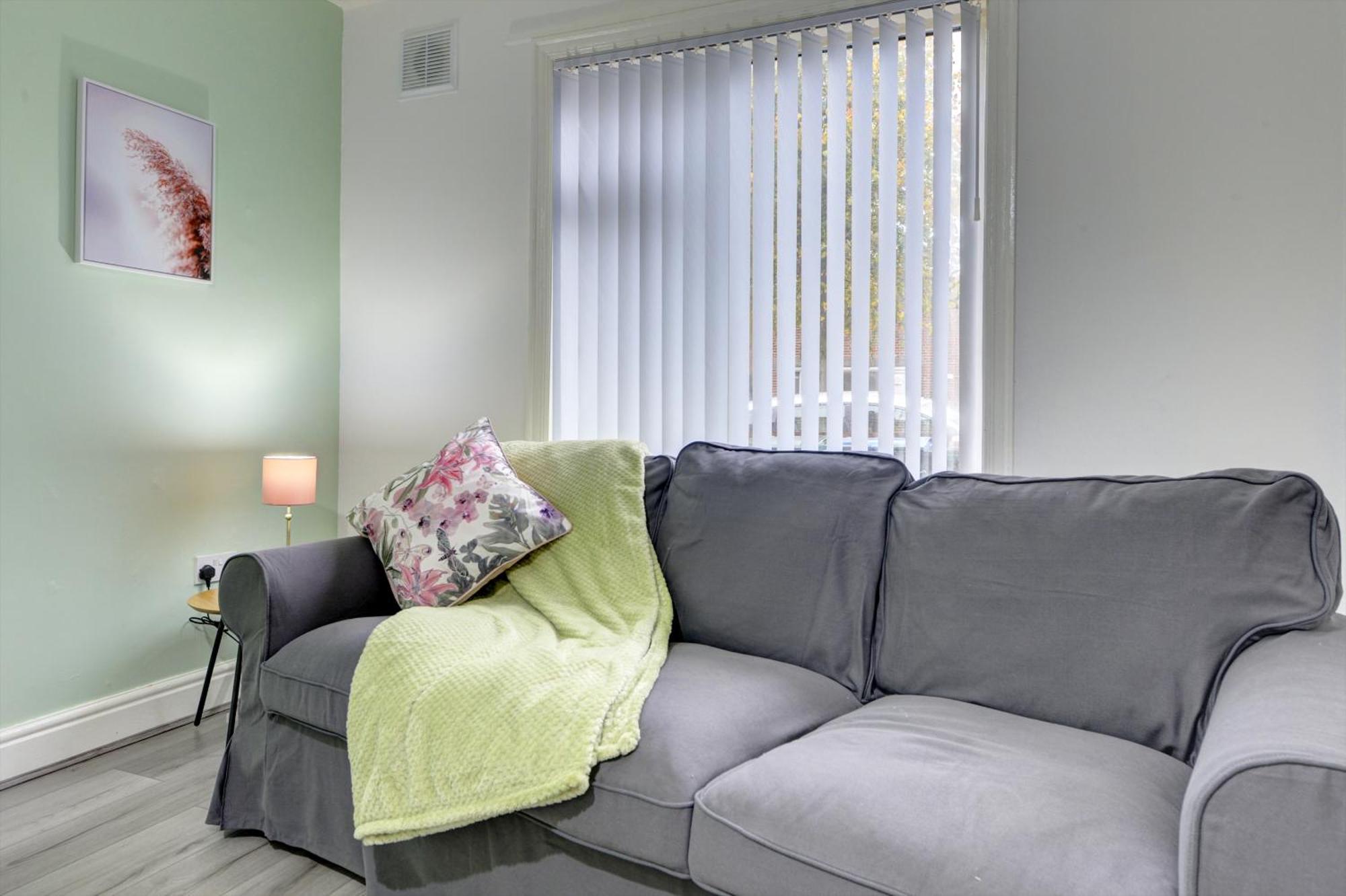 Stunning And Lovely 3 Bed House - Catch 22 Coventry Eksteriør bilde