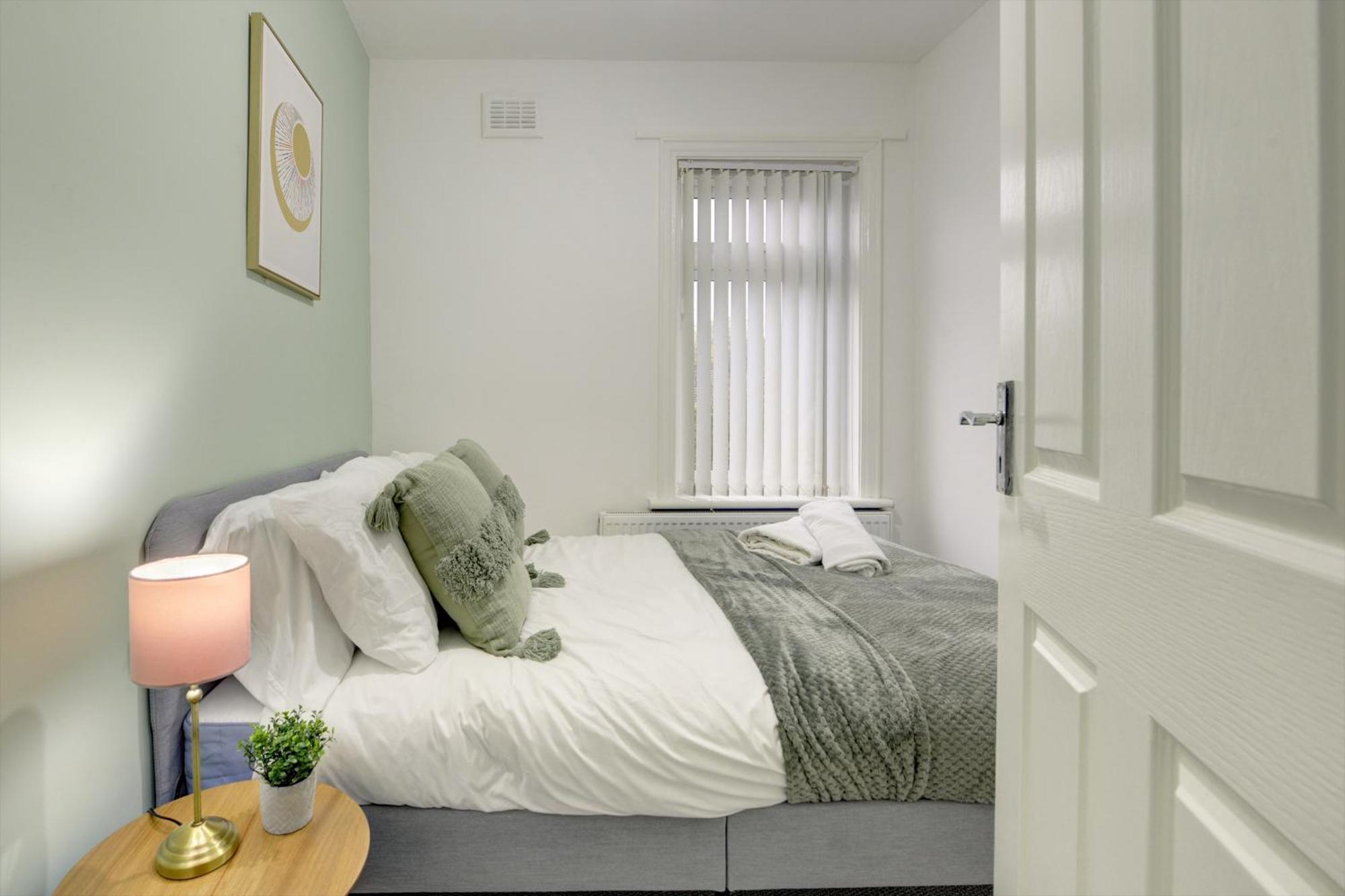 Stunning And Lovely 3 Bed House - Catch 22 Coventry Eksteriør bilde